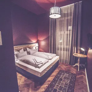 Luis 2* Řezno